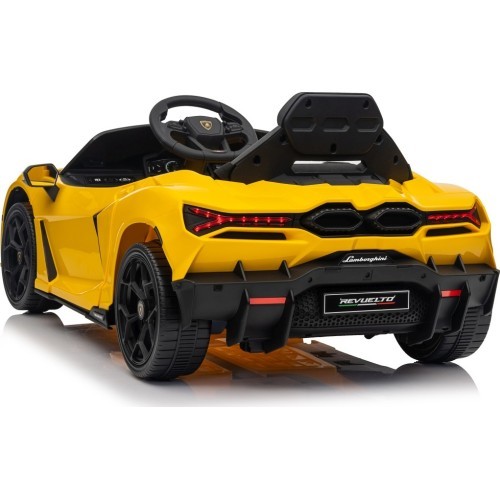Vehicle Lamborghini Revuelto Yellow
