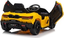 Электромобиль Lamborghini Revuelto, жёлтый