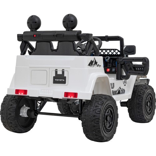 Toyota FJ Cruiser White