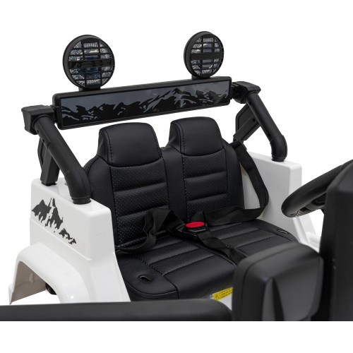 Toyota FJ Cruiser White