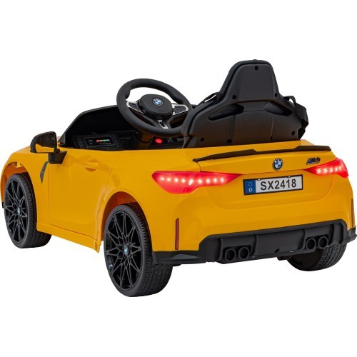 Vehicle BMW M4 Yellow