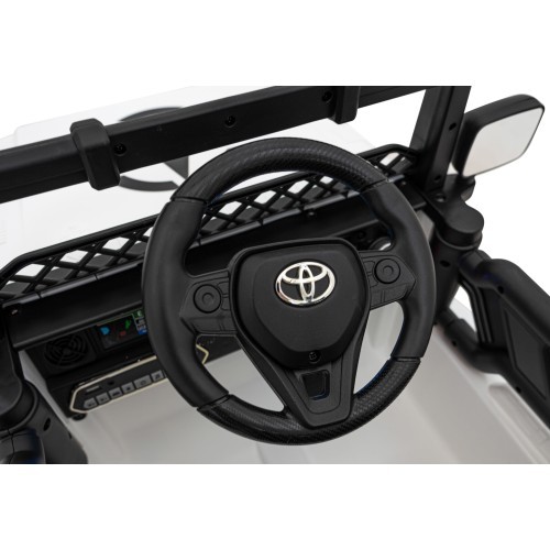 Электромобиль Toyota FJ Cruiser, белый