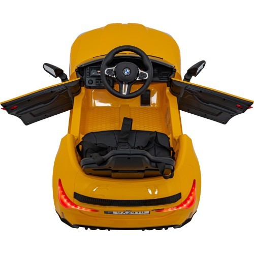 Elektromobilis BMW M4, geltonas
