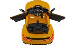 Vehicle BMW M4 Yellow