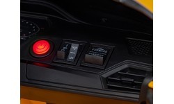 Elektromobilis BMW M4, geltonas
