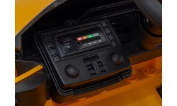 Elektromobilis BMW M4, geltonas