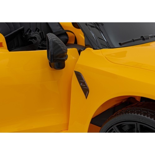 Elektromobilis BMW M4, geltonas