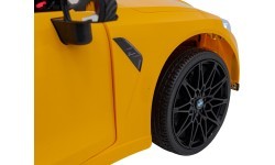 Elektromobilis BMW M4, geltonas