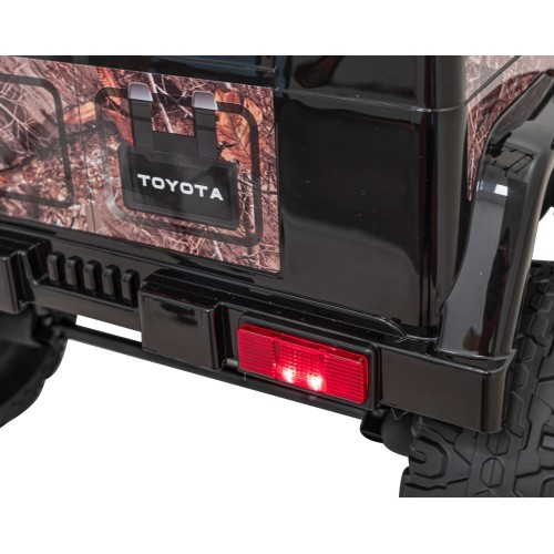 Toyota FJ Cruiser, juoda