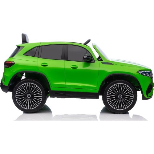 Электромобиль Mercedes Benz EQA 250, зелёный