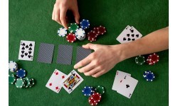 Blackjack poker set 500 chips 2 decks of dice cards game mat lockable case