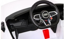 Vehicle Audi R8 LIFT White