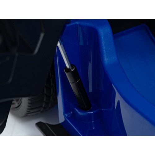 Vehicle Lamborghini Revuelto Blue