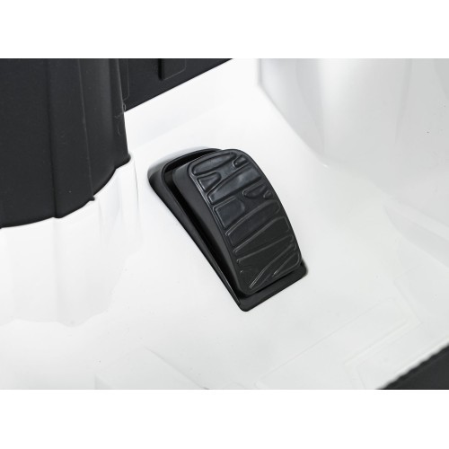 Land Rover Defender 110 SVX Concept elektromobilis baltas