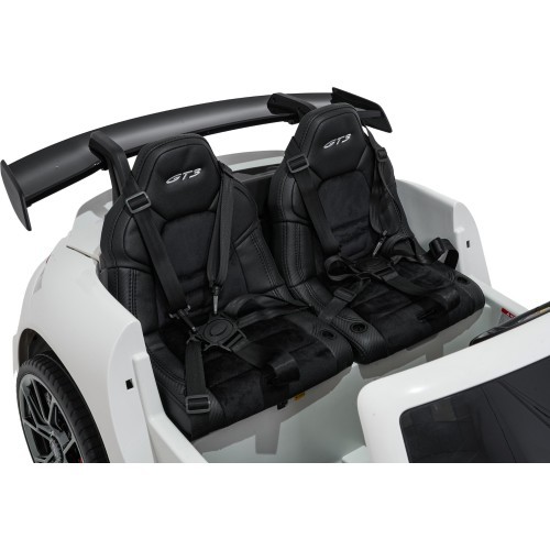 Vehicle Porsche 911 GT 3 White