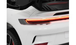 Vehicle Porsche 911 GT 3 White
