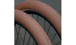 Padanga Schwalbe Fat Frank 700 x 50C (50-622) // parduodama su kamera (DV), apsauga nuo pradūrimų, su šviesą atspindinčia juosta