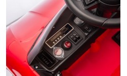 Электромобиль Porsche Cayenne, красный