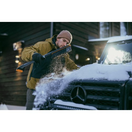 Fiskars automobilinis sniego šepetys su ledo grandikliu