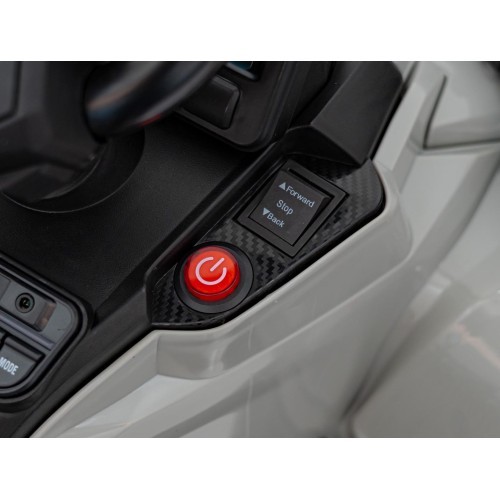 Keturratis Can Am Outlander ATV su valdymo pultu, pilkas