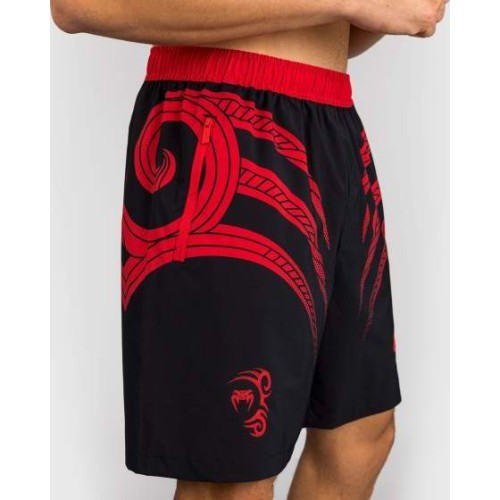 Venum x Mike Tyson Tiger treniruočių šortai – gilios juodos/intensyviai raudonos spalvos