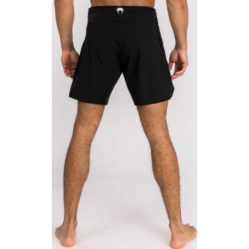 Мужские шорты для единоборств Venum Contender - чёрно-белые