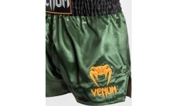 Venum Classic Muay Thai šortai, žali/juodi/auksiniai