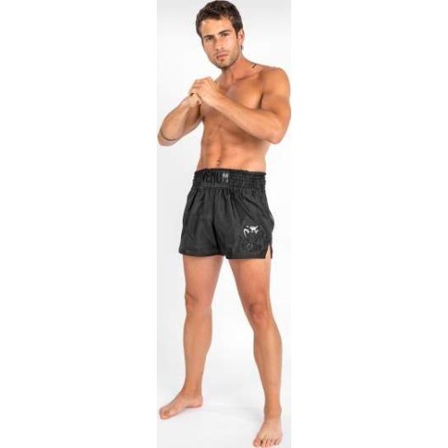Muay Thai šortai Venum Classic, juodi
