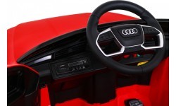 Elektromobilis Audi E-Tron Sportback, raudonas