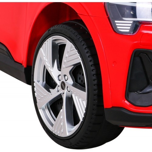 Электромобиль Audi E-Tron Sportback, красный