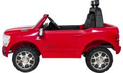 RAM 3500 raudonas elektromobilis