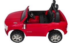 RAM 3500 raudonas elektromobilis