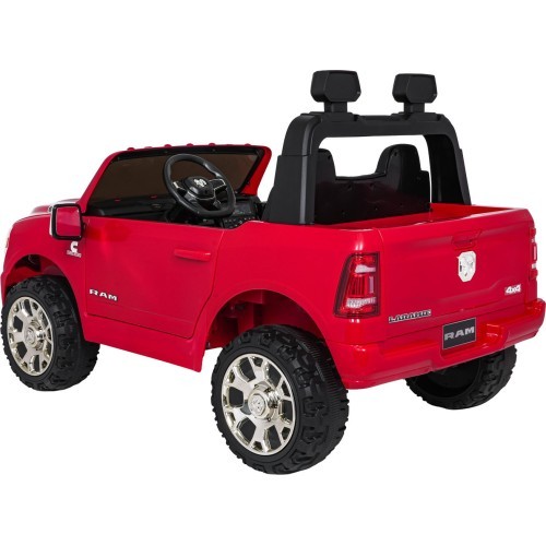 RAM 3500 raudonas elektromobilis