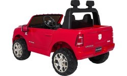 RAM 3500 raudonas elektromobilis