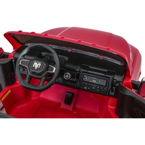 Электромобиль RAM 3500 красный