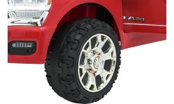 RAM 3500 raudonas elektromobilis