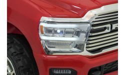 RAM 3500 raudonas elektromobilis