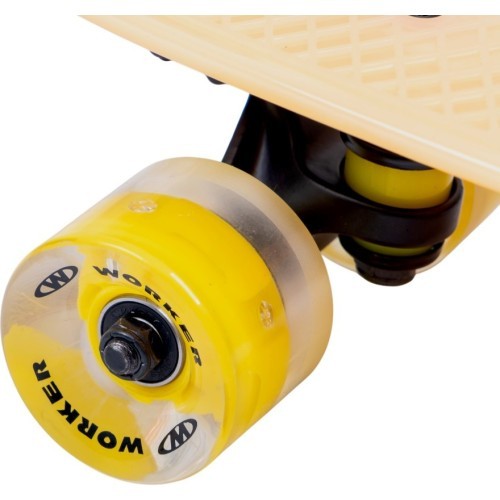 Tamsoje šviečiantis penny boardas su šviečiančiais ratukais WORKER Solosy C1 22″