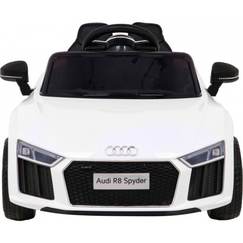 Электромобиль Audi R8, белый