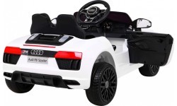 Электромобиль Audi R8, белый