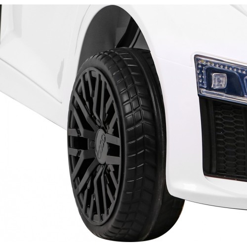 Vehicle Audi R8 White