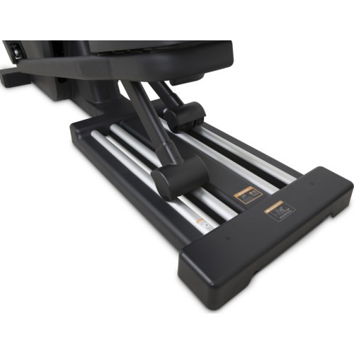 Newton Fitness E9 elipsinis treniruoklis Commercial Black Series