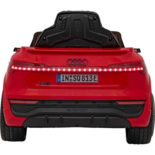 Elektromobilis Audi SQ8 raudonas