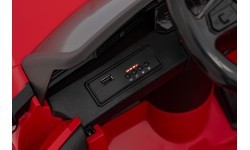 Электромобиль Audi SQ8 красный