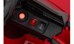 Elektromobilis Audi SQ8 raudonas