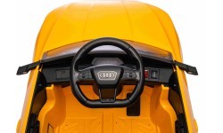 Электромобиль Audi SQ8, жёлтый