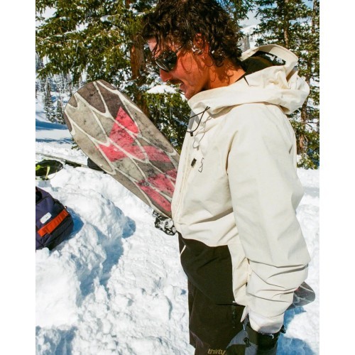Yes. Standard XTRM DC Snowboard