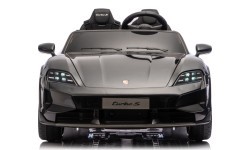 Elektromobilis Porsche Taycan Turbo S, juodas