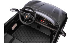 Электромобиль Porsche Taycan Turbo S, черный
