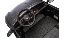 Elektromobilis Porsche Taycan Turbo S, juodas
